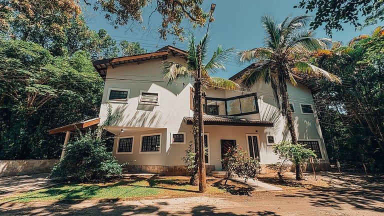 Casa à venda com 4 dormitórios | Guaratuba, Bertioga SP