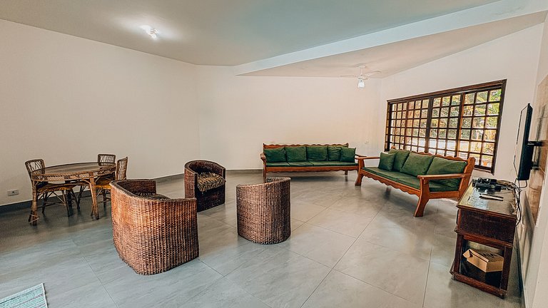 Casa à venda com 4 dormitórios | Guaratuba, Bertioga SP