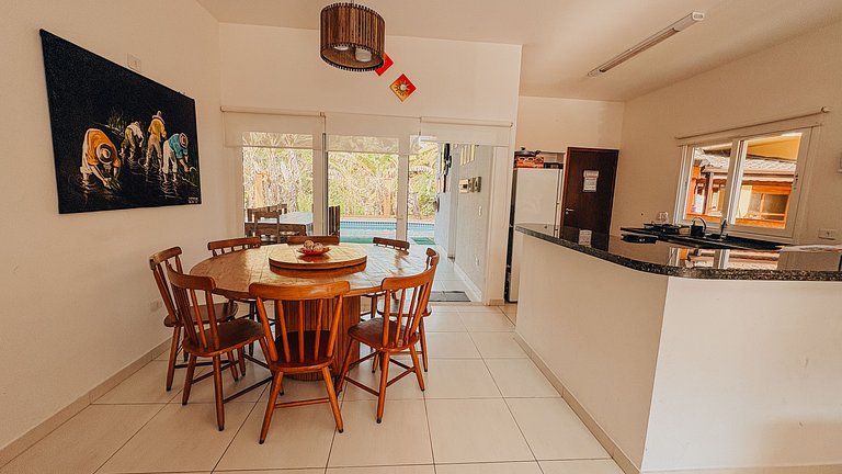 Casa 1926 - Casa com pé direito duplo, muita luz natural e p