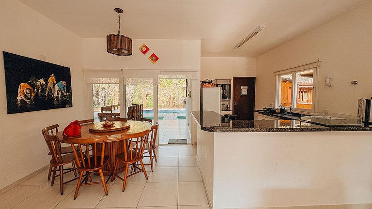 Casa 1926 - Casa com pé direito duplo, muita luz natural e p