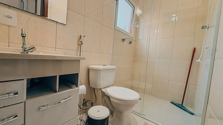 Casa 1926 - Casa com pé direito duplo, muita luz natural e p