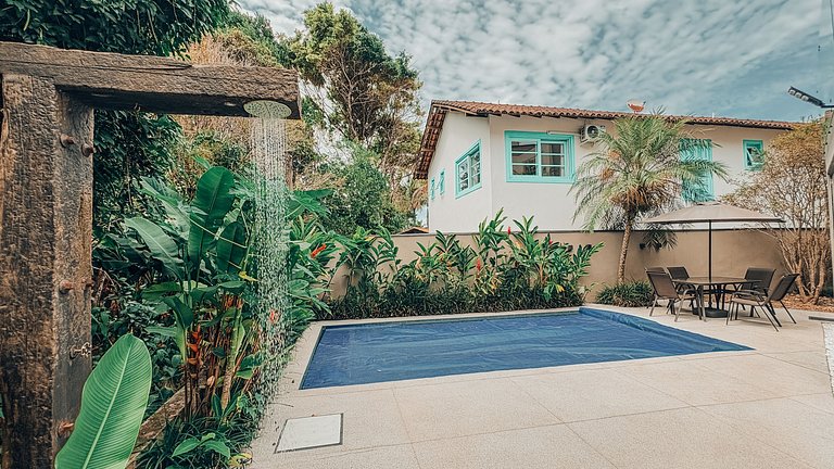 Casa 2426 - Sofisticação entre a natureza, com piscina aquec