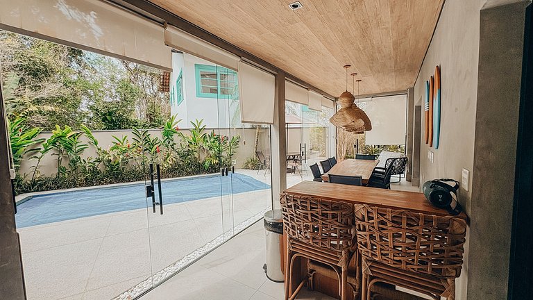 Casa 2426 - Sofisticação entre a natureza, com piscina aquec