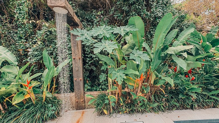Casa 2426 - Sofisticação entre a natureza, com piscina aquec