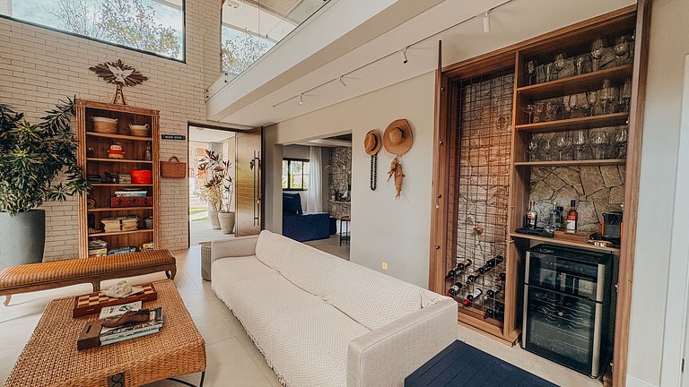 Casa 2426 - Sofisticação entre a natureza, com piscina aquec