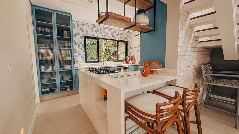 Casa 2426 - Sofisticação entre a natureza, com piscina aquec