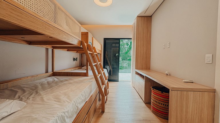 Casa 2426 - Sofisticação entre a natureza, com piscina aquec