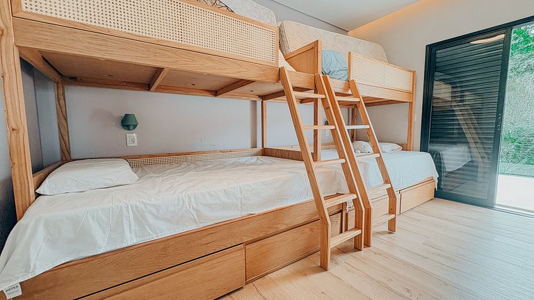 Casa 2426 - Sofisticação entre a natureza, com piscina aquec