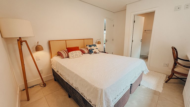 Casa 2426 - Sofisticação entre a natureza, com piscina aquec