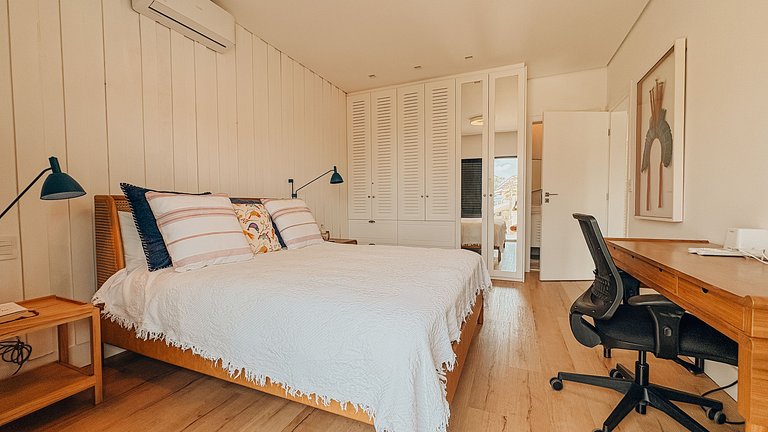 Casa 2426 - Sofisticação entre a natureza, com piscina aquec