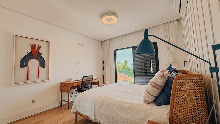 Casa 2426 - Sofisticação entre a natureza, com piscina aquec