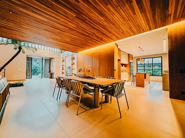 Casa 5124 - Novíssima, 5 suítes na melhor localização da Riv