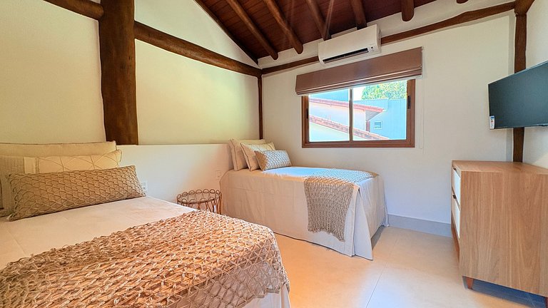 Casa 2526 - Piscina orgânica aquecida e 5 suítes na Riviera