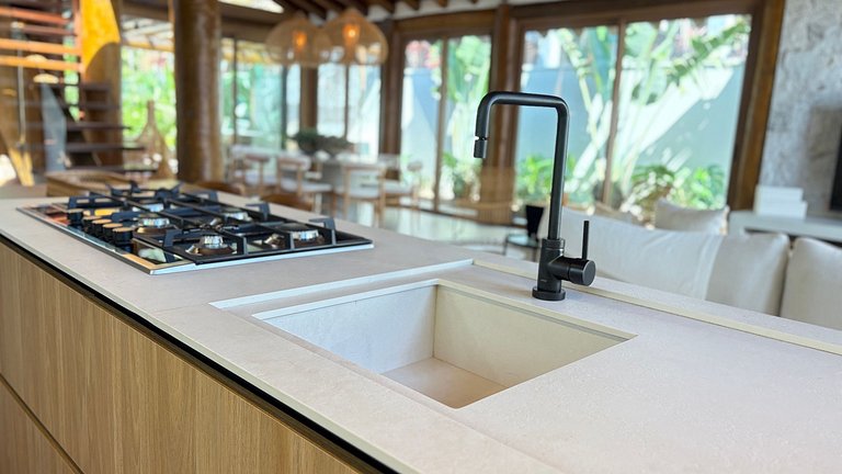 Casa 2526 - Piscina orgânica aquecida e 5 suítes na Riviera