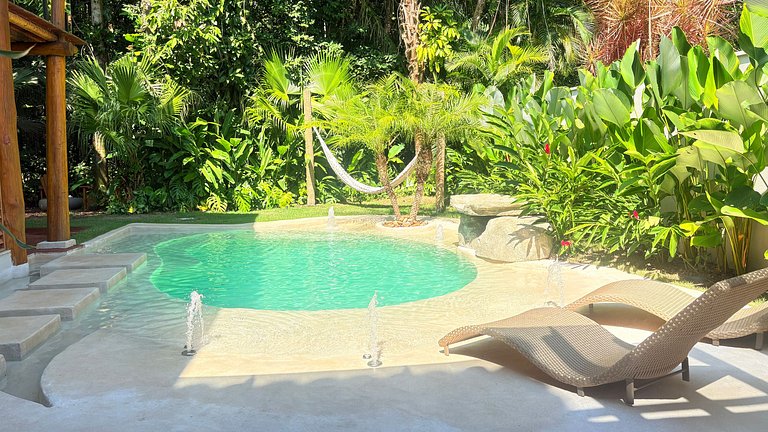 Casa 2526 - Piscina orgânica aquecida e 5 suítes na Riviera