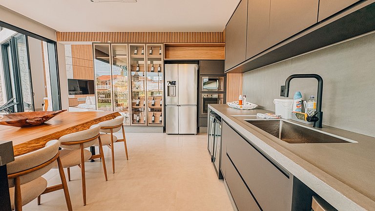 Casa 2026 - Arquitetura contemporânea e acabamentos impecáve