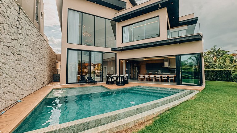 Casa 2026 - Arquitetura contemporânea e acabamentos impecáve
