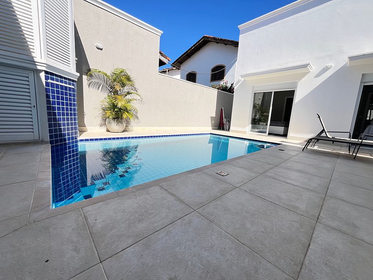 Casa com piscina a 100 m da praia | Praia de Guaratuba