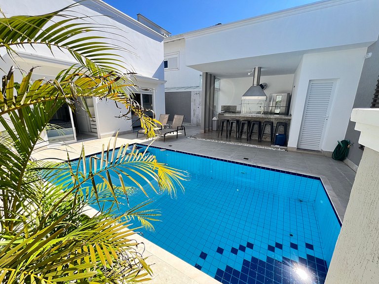Casa com piscina a 100 m da praia | Praia de Guaratuba