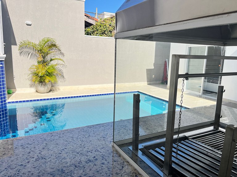 Casa com piscina a 100 m da praia | Praia de Guaratuba