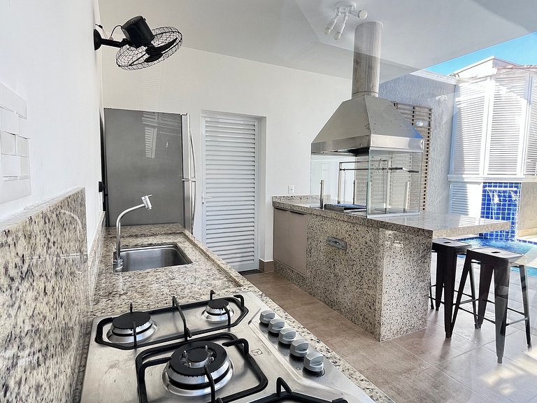 Casa com piscina a 100 m da praia | Praia de Guaratuba
