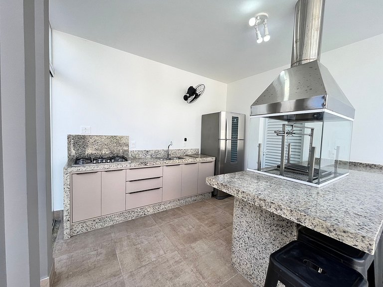 Casa com piscina a 100 m da praia | Praia de Guaratuba