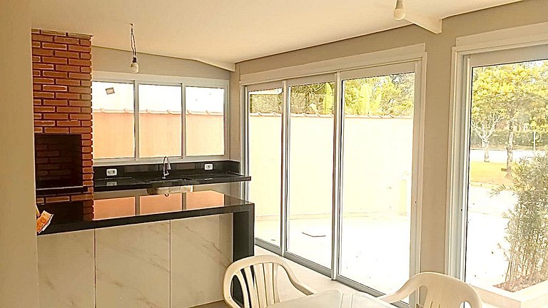 Casa 1626 | 3 dormitórios • 140 m² construídos • Praia de Gu