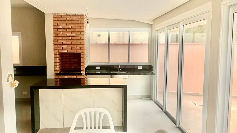 Casa 1626 | 3 dormitórios • 140 m² construídos • Praia de Gu