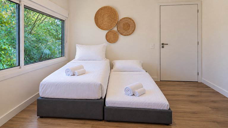 Casa com 4 suítes e piscina | Guaratuba, Bertioga SP