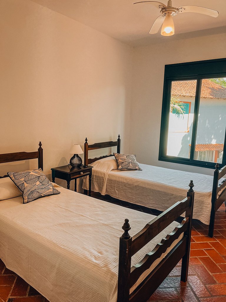 Casa pé na areia com 4 suítes | Guaratuba, Bertioga SP