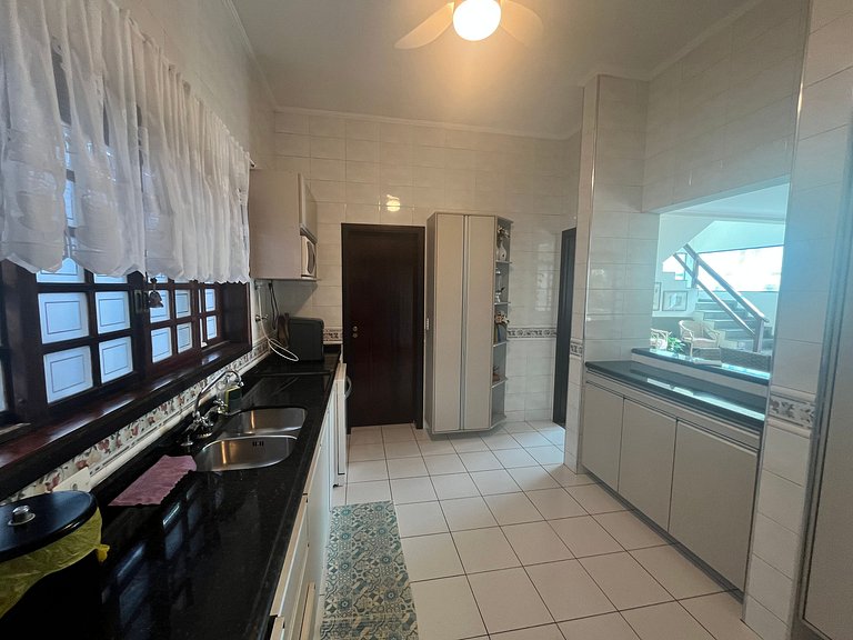 Casa 3326 | 60 m da praia • 5 suítes • Até 12 pessoas • Prai
