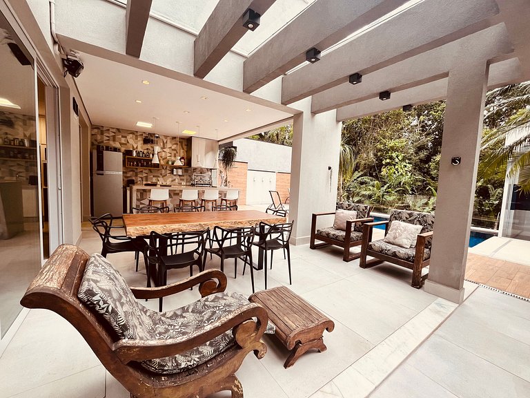 Casa 4226 | Alto padrão • 5 suítes •Mod 24 da Riviera •