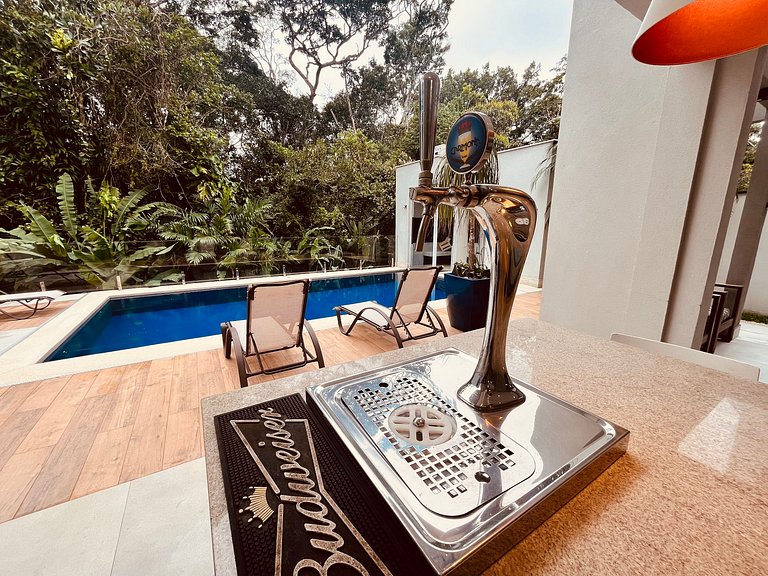 Casa 4226 | • 5 suítes •Piscina aquecida• Até 11 pessoas • R