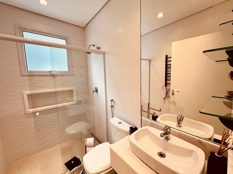 Casa 4226 | • 5 suítes •Piscina aquecida• Até 11 pessoas • R