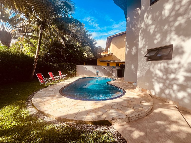 Casa 4426 | 300 m da praia • Piscina aquecida • Até 15 pesso